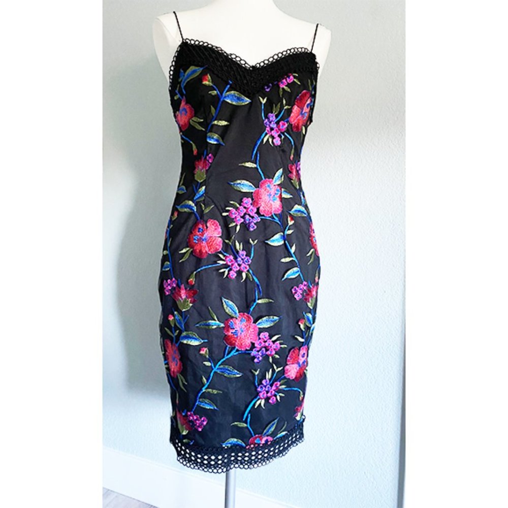 AIDAN by Aidan Mattox Embroidered Dress Size 4